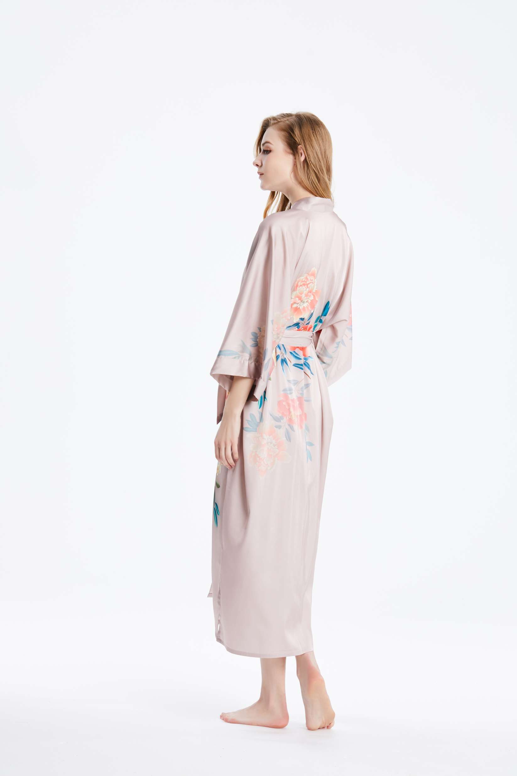 Female Kimono sleeve 100 Silk cherry Kimono Robe Nightgown with Floral Print Factory Wholesale