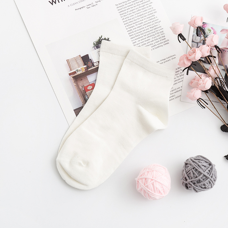 Chinese Supplier Women's Best Silk Socks Black White Breathable Socks for All Seasons